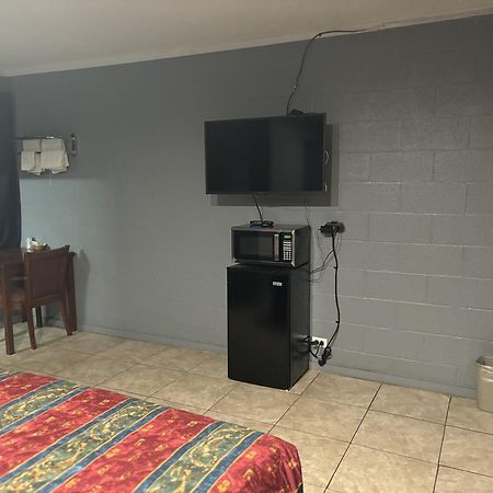 Budget Inn Of Mineola Exterior photo